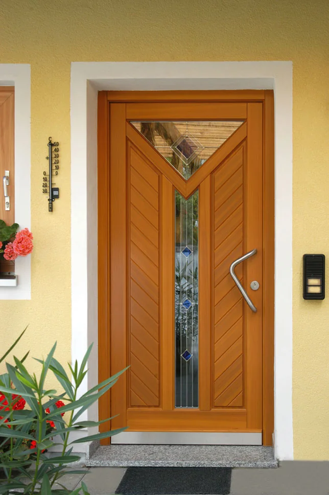 Klassische Gestaltung mit Glas Holzhaustür mit dekorativem Glasausschnitt