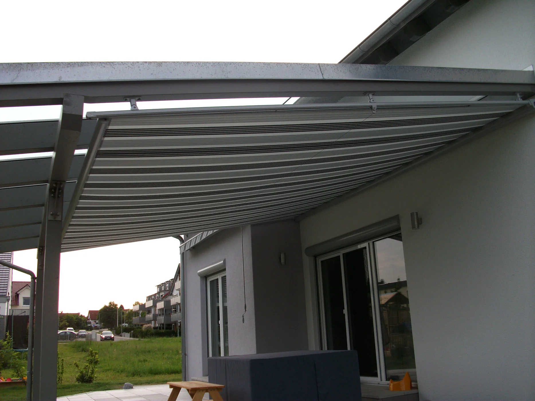 Unterglasmarkise unter Terrassendach – Referenz von Fenster und Rollladen Müller